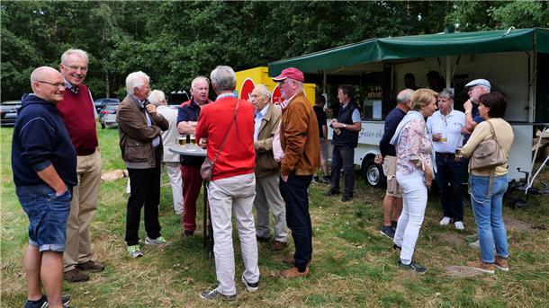 Frühschoppen am Schafstall in der Vareler Heide - das hat Tradition. Die Charity-Veranstaltung findet am 27. August statt.