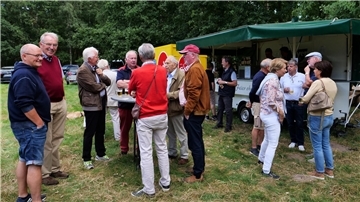 Frühschoppen am Schafstall in der Vareler Heide - das hat Tradition. Die Charity-Veranstaltung findet am 27. August statt.