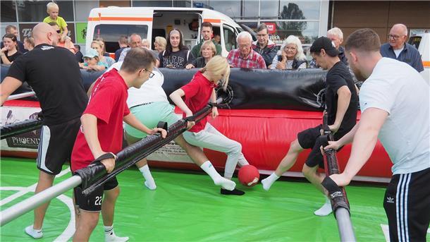 "Human Tablekicker-Turnier"