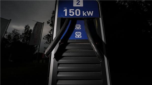 Für andere E-Autofahrerinnen und -fahrer ist das frustrierend - denn laden ist hier nicht möglich.