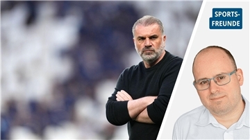 Links: Ange Postecoglou, Trainer der Tottenham Hotspur