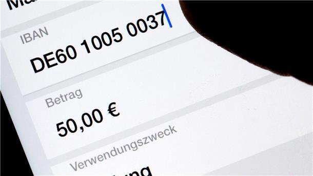 Für Bankkunden gibt es mehr Sicherheit bei Überweisungen. (Symbolbild)