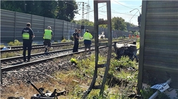 Für den 19 Jahre alten Autofahrer kam jede Hilfe zu spät.