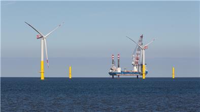 Für den Ausbau der Offshore-Windenergie braucht Bremerhaven dringend einen Hafen an der Weser, so Oberbürgermeister Melf Grantz.