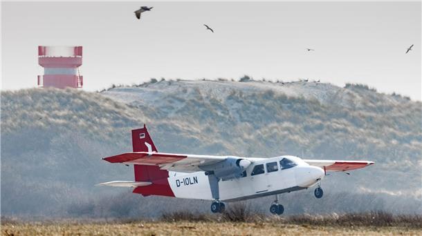 Neue Inselflieger für Helgoland - Höhere Taktung geplant Für die älteren Maschinen vom Typ Britten-Norman Islander waren laut OFD nur noch schwer Ersatzteile zu bekommen. (Archivbild)