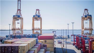 Container und Containerbrücken