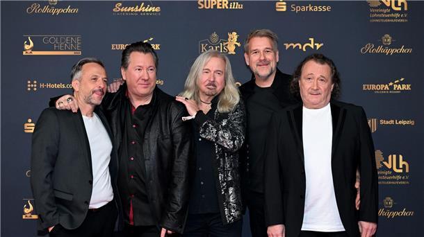 „Über sieben Brücken“ - Der steinige Weg der Rockband Karat Für die Fans überraschend startete Karat mit einer neuen Bandbesetzung ins Jahr 2023. Zwei langjährige Musiker sind seitdem nicht mehr dabei. (Archivbild)
