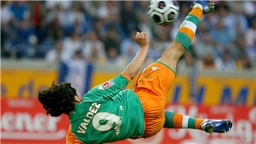  Nelson Valdez vom SV Werder Bremen spielt in Schwei.