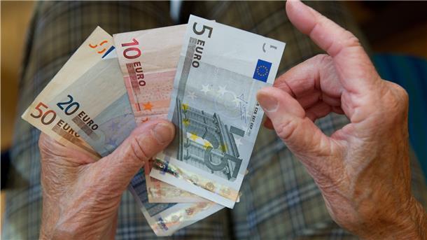 Für die Rentner in Deutschland gibt es ab Juli prozentual mehr Geld. Doch bringt diese Erhöhung wirklich etwas?