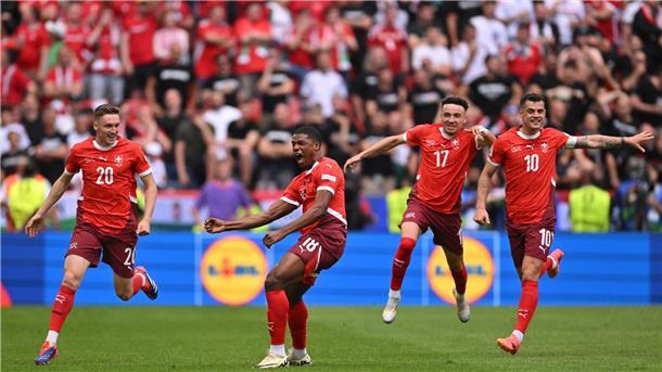 Die Schweizer Nationalmannschaft um Granit Xhaka 