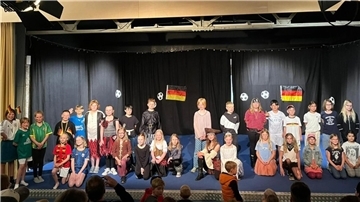 Für ihre beeindruckenden Darbietungen erhielten die mitwirkenden Kinder viel Applaus.