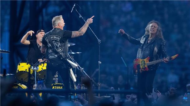 Metallica: Lauter Start für Doppelkonzert in München Für ihre Münchner Fans brachten Metallica ein eigens für den Abend komponiertes Lied mit: den „Hofbräuhaus Funk Jam“.