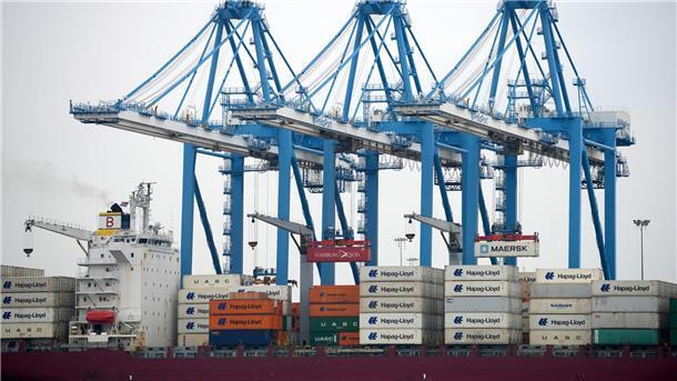 US-Zölle auf EU-Importe in Kraft getreten Für Importe aus der EU in die USA sollen künftig Aufschläge von 15 Prozent gelten.