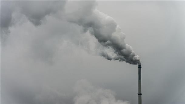 Neue Schadstoffregeln für Industrie und Bauern sollen kommen Für Industrieanlagen könnten EU-weit bald neue Schadstoffregeln gelten.