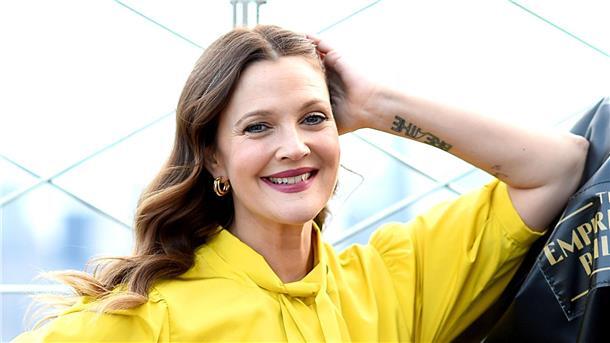 Barrymore über Ghosting: „Seltsam, dass jemand sowas tut“ „Für jeden da draußen, der geghostet wurde und sich fühlt, als sei ein Buschfeuer durch seinen Körper gegangen“: Drew Barrymore.