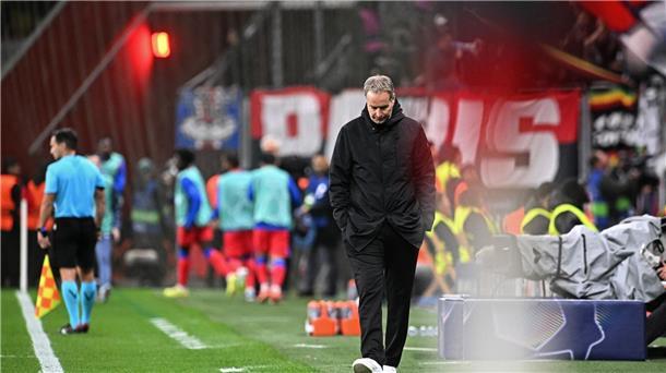 „Wirklich wütend“: Leverkusens herber Einbruch im Umbruch Für Kasper Hjulmand war es die erste Niederlage als Trainer der Leverkusener.