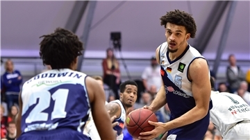 Für Moses Pölking wäre der Aufstieg in die Basketball-Bundesliga (BBL) die Fortsetzung einer ungewöhnlichen Karriere.