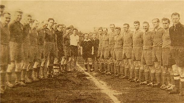 Zwei Fußballmannschaften