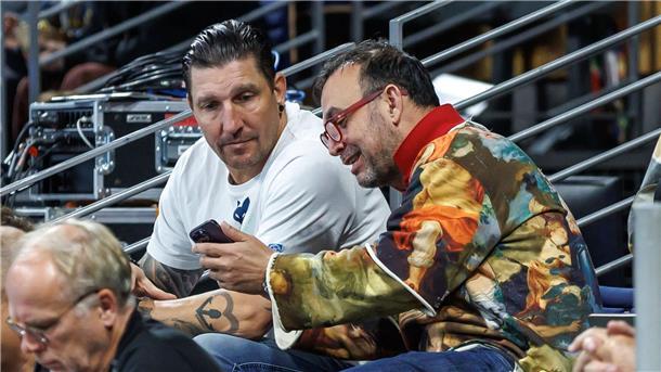 Machtkampf bei Füchsen: Kretzschmar und Siewert freigestellt Galten nie als beste Freunde: Stefan Kretzschmar (l) und Bob Hanning. (Archivbild)