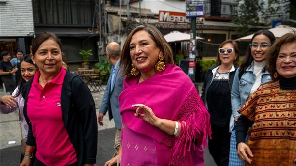Mexikos Mega-Wahl: Zwei Frauen kämpfen um das Präsidentenamt Gálvez ist parteilos, steht aber der bürgerlichen PAN nahe.