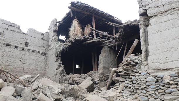 Mehr als tausend Tote bei Erdbeben in Afghanistan Ganze Dörfer liegen in Trümmern, wie der afghanische Nachrichtensender Tolonews berichtet.