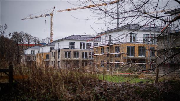 Geestland wächst: Auch am Schmidtkuhlsweg/Ecke Narbensweg in Langen sind neue Wohnhäuser entstanden. Gelangt die Infrastruktur der Stadt an ihre Grenzen? 