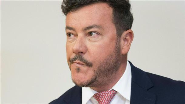Gegen den insolventen Signa-Gründer René Benko laufen verschiedene Ermittlungen. In Italien hat die Staatsanwaltschaft jetzt auch Haftbefehl erlassen.
