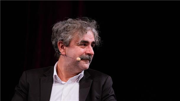 Gegen den Journalisten Deniz Yücel ist in der Türkei ein Haftbefehl erlassen worden.