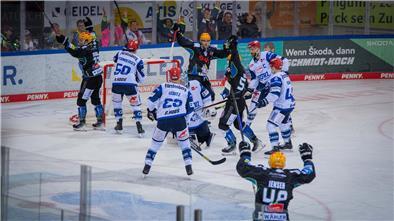 Gegen die Schwenninger Wild Wings zeigten die Fischtown Pinguins ihr bisher bestes Saisonspiel.
