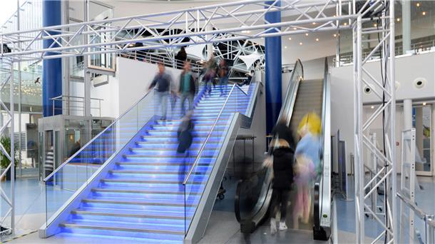 Treppenaufgang in der Stadthalle