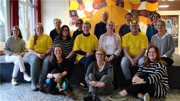 Trommeln in der Schule: eine Kooperation, die sich hören lassen kann Gruppenfoto