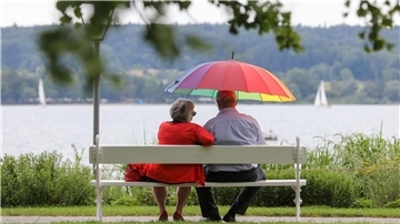 Gemeinsam positive Momente zu teilen hilft der Gesundheit. (Symbolbild)