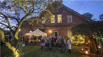 Bildergalerie: Lichterfest im Pülschen begeistert mit Licht und Genuss Gemütliche Stimmung und liebevolle Details beim Lichterfest im Pülschen.