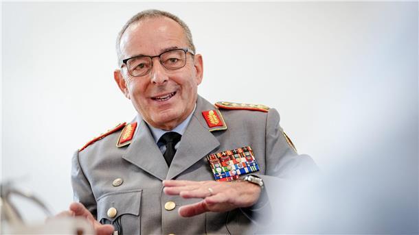 Generalinspekteur: Müssen „Drohnen gegen Drohnen einsetzen“ Generalinspekteur Carsten Breuer