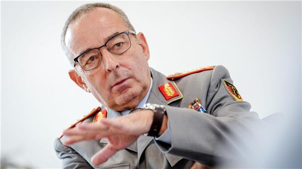 Generalinspekteur: Müssen „Drohnen gegen Drohnen einsetzen“ Generalinspekteur Carsten Breuer