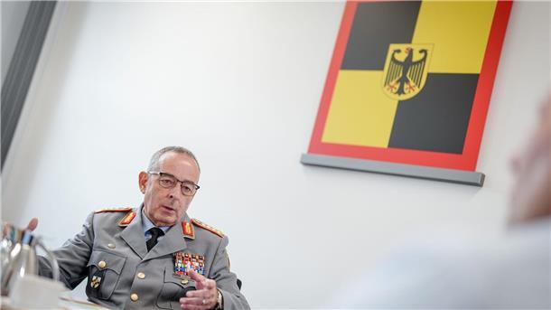 Generalinspekteur: Müssen „Drohnen gegen Drohnen einsetzen“ Generalinspekteur Carsten Breuer