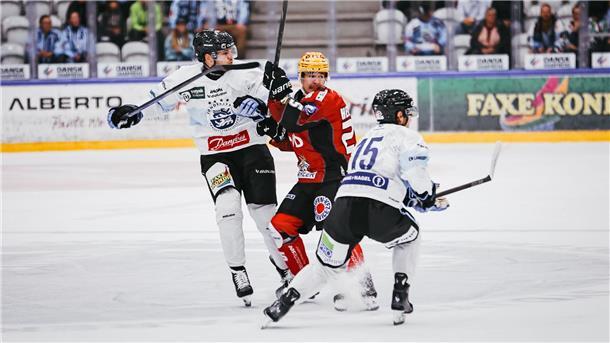 Pinguins bestreiten am Dienstag in Odense das nächste Testspiel Gerade für die Youngster der Fischtown Pinguins wie Fabian Herrmann (Mitte) sind die Testspiele eine Gelegenheit, sich zu präsentieren.