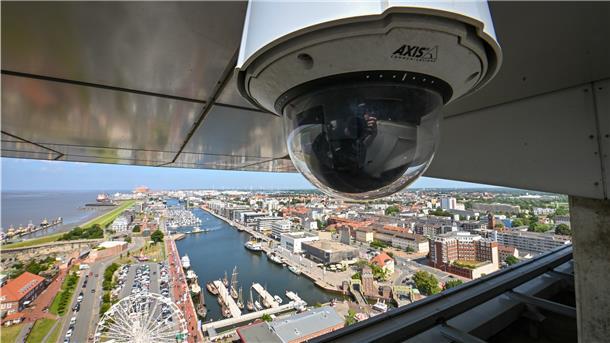 Gerade mal vier Webcams gibt es in ganz Bremerhaven, und nur die auf dem Atlantic Hotel Sail City (Foto) liefert Live-Bilder.