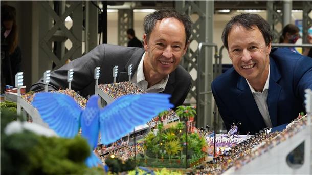 Dokumentation übers „Wunderland“ kommt ins Kino Gerrit Braun (l) und Frederik Braun haben das Miniatur-Wunderland gegründet.