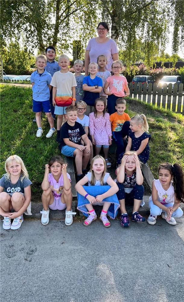 Mit Fotos von allen ersten Klassen: Diese Kinder wurden in Nordenham eingeschult Klassenfoto