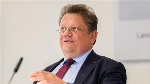 Gesundheitsminister Philippi betont, dass die geplanten Maßnahmen vor allem Patientinnen und Patienten zugutekommen sollen.