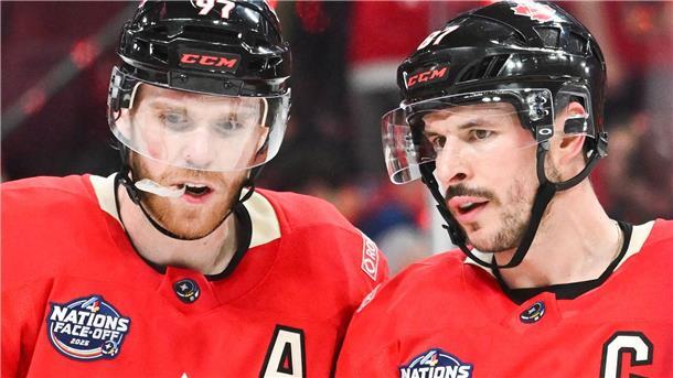 Trotz Trump-Anruf: USA verlieren Eishockey-Duell mit Kanada Gewannen das Finale gegen die USA: Kanadas Superstars Connor McDavid (links) und Sidney Crosby.