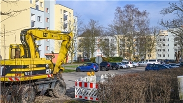 Gewoba-Häuser wie hier in Bürgerpark-Süd haben zum Teil große Parkplätze für die Mieter. Die Wohnungsgesellschaft hat identifiziert, wo Ladesäulen denkbär wären.