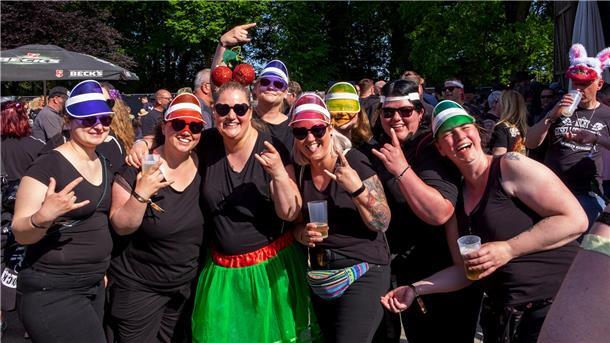 (Mit großer Bildergalerie) Harte Riffs und heiße Stimmung beim Rock House Festival