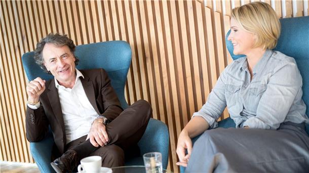 Menschen und ihre Geschichten: 50 Jahre „3nach9“ Giovanni di Lorenzo und Judith Rakers sind Gastgeber von „3nach9“, der dienstältesten Talkshow im deutschen Fernsehen.