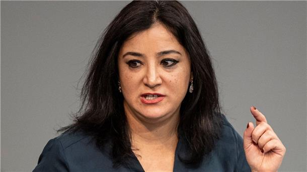 Abgeordnete Akbulut in Türkei kurzzeitig festgenommen Gökay Akbulut (Die Linke) im Bundestag.