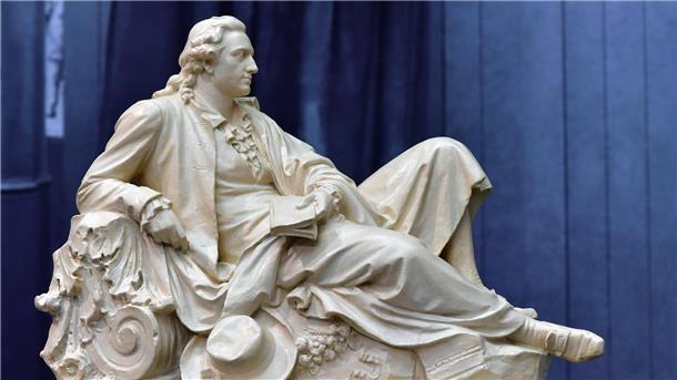 Wie die Literatur bestimmte Feste beschreibt Goethe in gelassener Genießerpose. Nicht nur der berühmte Dichter kannte sich in Sachen Feste feiern gut aus, wie ein Vortrag der Goethe-Gesellschaft zeigen wird.