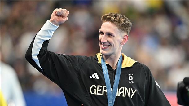 „In einen Rausch geschwommen“: Märtens bricht Weltrekord Gold bei Olympia, nun ein Weltrekord: Lukas Märtens glänzt auch 2025.
