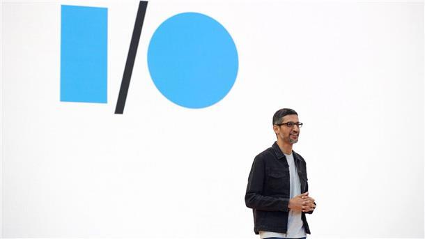 Google startet große Offensive für künstliche Intelligenz Google-Chef Sundar Pichai. Der Suchmaschinenriese startet eine KI-Offensive.