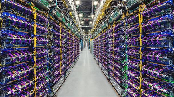 Google will mit neuem KI-Modell Konkurrenz abhängen Google will mit dem neuen Sprachmodell Gemini den Konkurrenten OpenAI übertreffen.